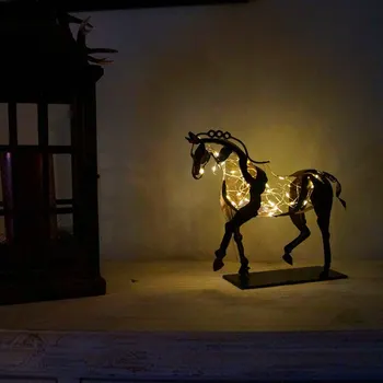 Mājas Dekori Metāla Zirga Skulptūru Adonis trīsdimensiju Ažūra Anotācija Vintage Darbvirsmas Office Dekori Ziemassvētku rotājumi